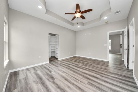 Photo of 1110 Thrift Street, El Campo, TX 77437 (MLS # 67073526)