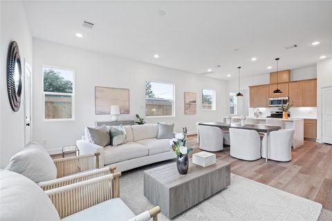 Photo of 1033 S Victory Drive, Houston, TX 77088 (MLS # 57399909)