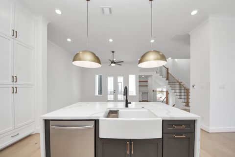 Tiny photo for 927 Fisher Street #A, Houston, TX 77018 (MLS # 71922071)