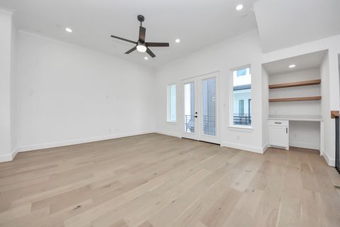 Tiny photo for 927 Fisher Street #A, Houston, TX 77018 (MLS # 71922071)