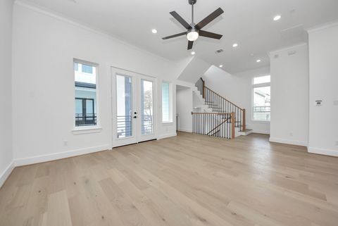 Tiny photo for 927 Fisher Street #A, Houston, TX 77018 (MLS # 71922071)