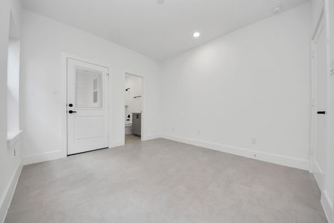 Tiny photo for 927 Fisher Street #A, Houston, TX 77018 (MLS # 71922071)