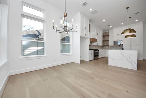 Tiny photo for 927 Fisher Street #A, Houston, TX 77018 (MLS # 71922071)