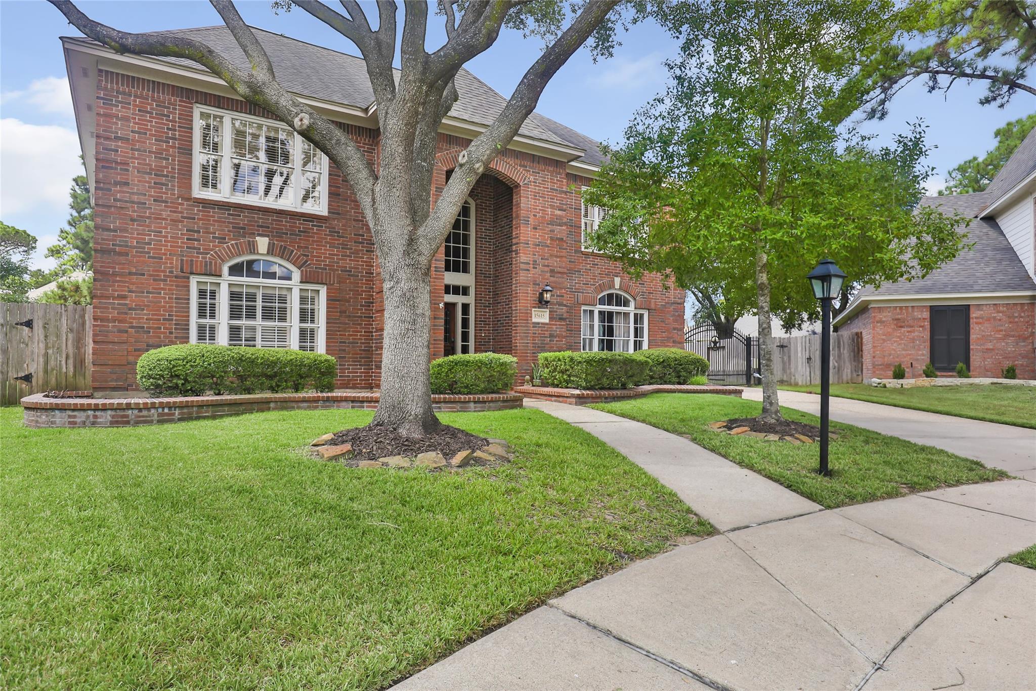 15615 Wildwood Run