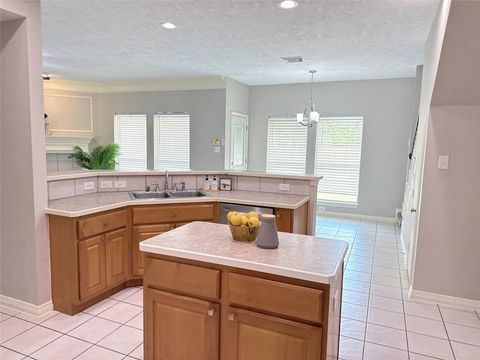 Photo of 2422 Kilgarney Keep Street, Dickinson, TX 77539 (MLS # 50977049)