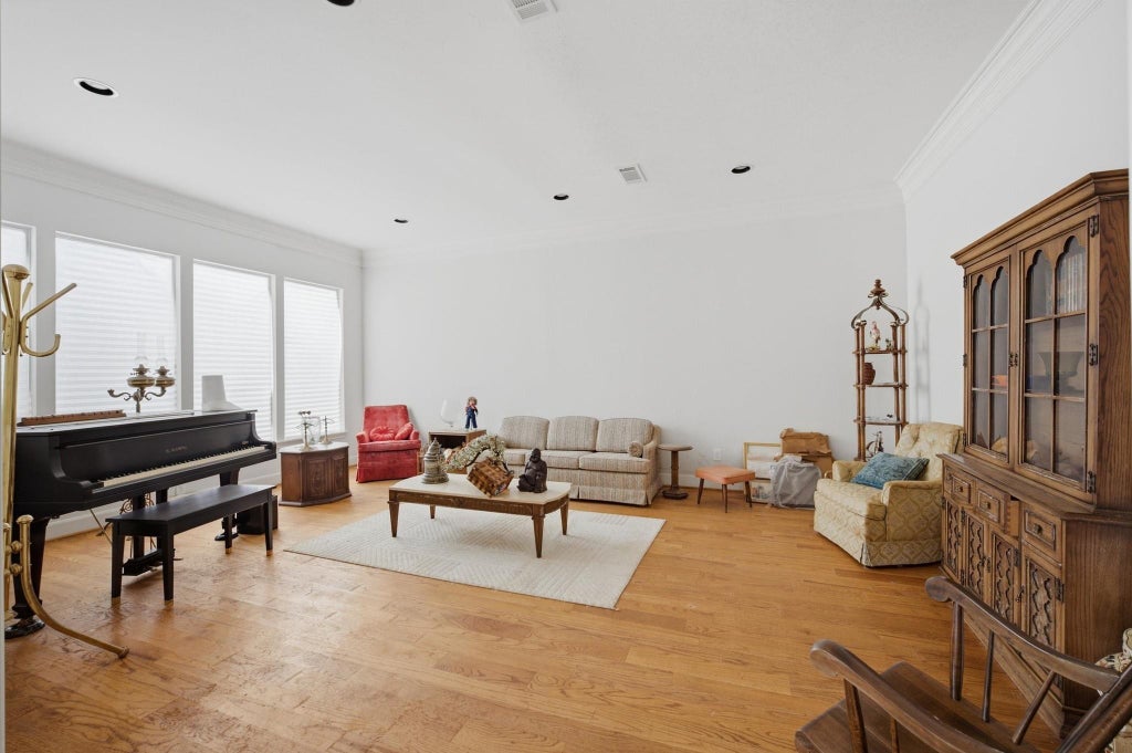 Photo of 2107 Stonewalk Drive, Houston, TX 77056 (MLS # 95159016)