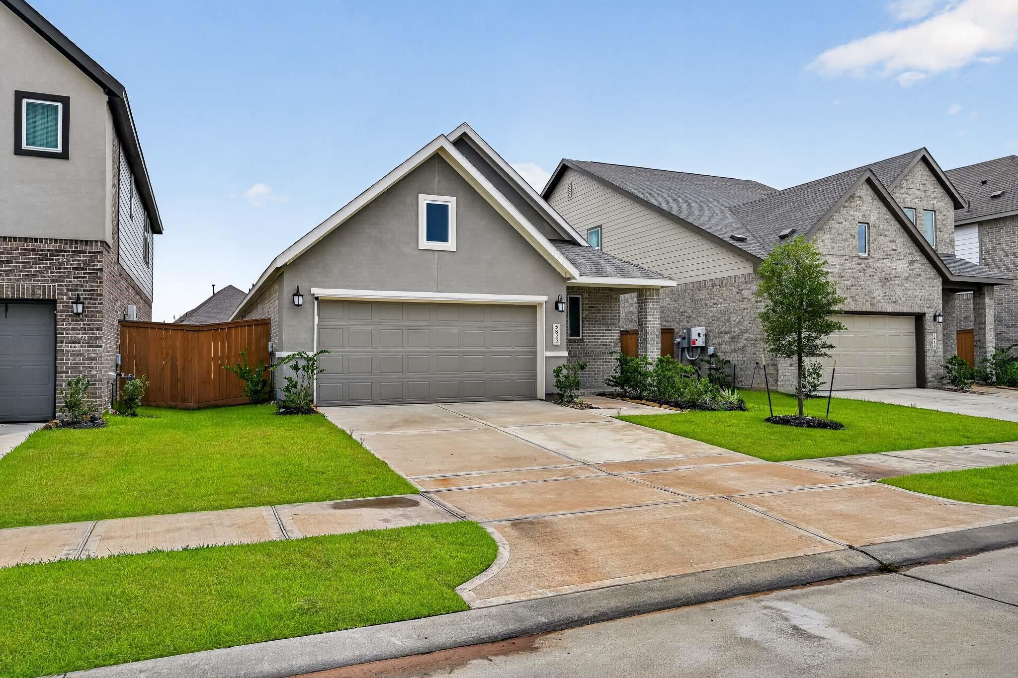 5822 Majestic Sky Drive