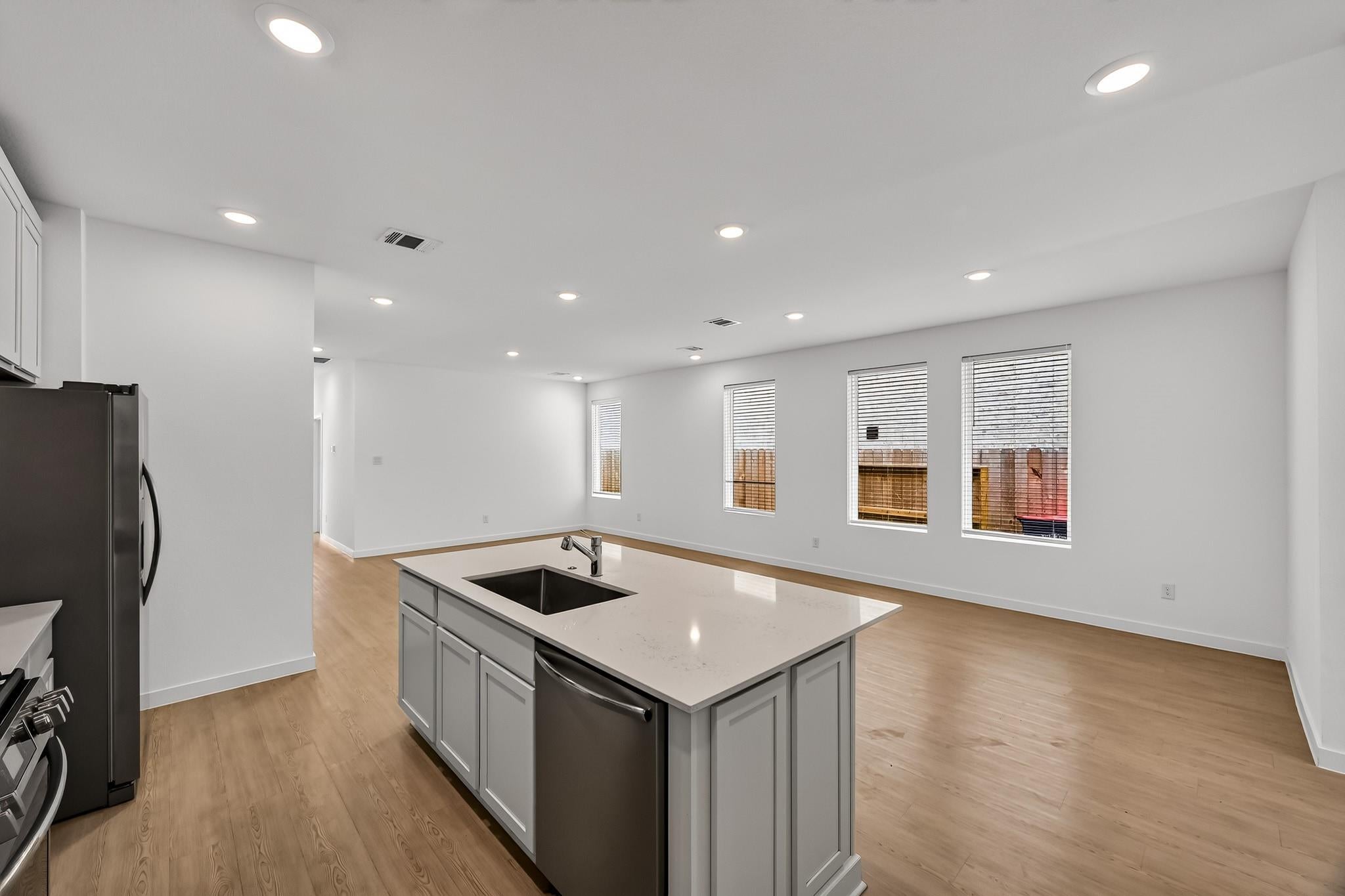 5822 Majestic Sky Drive
