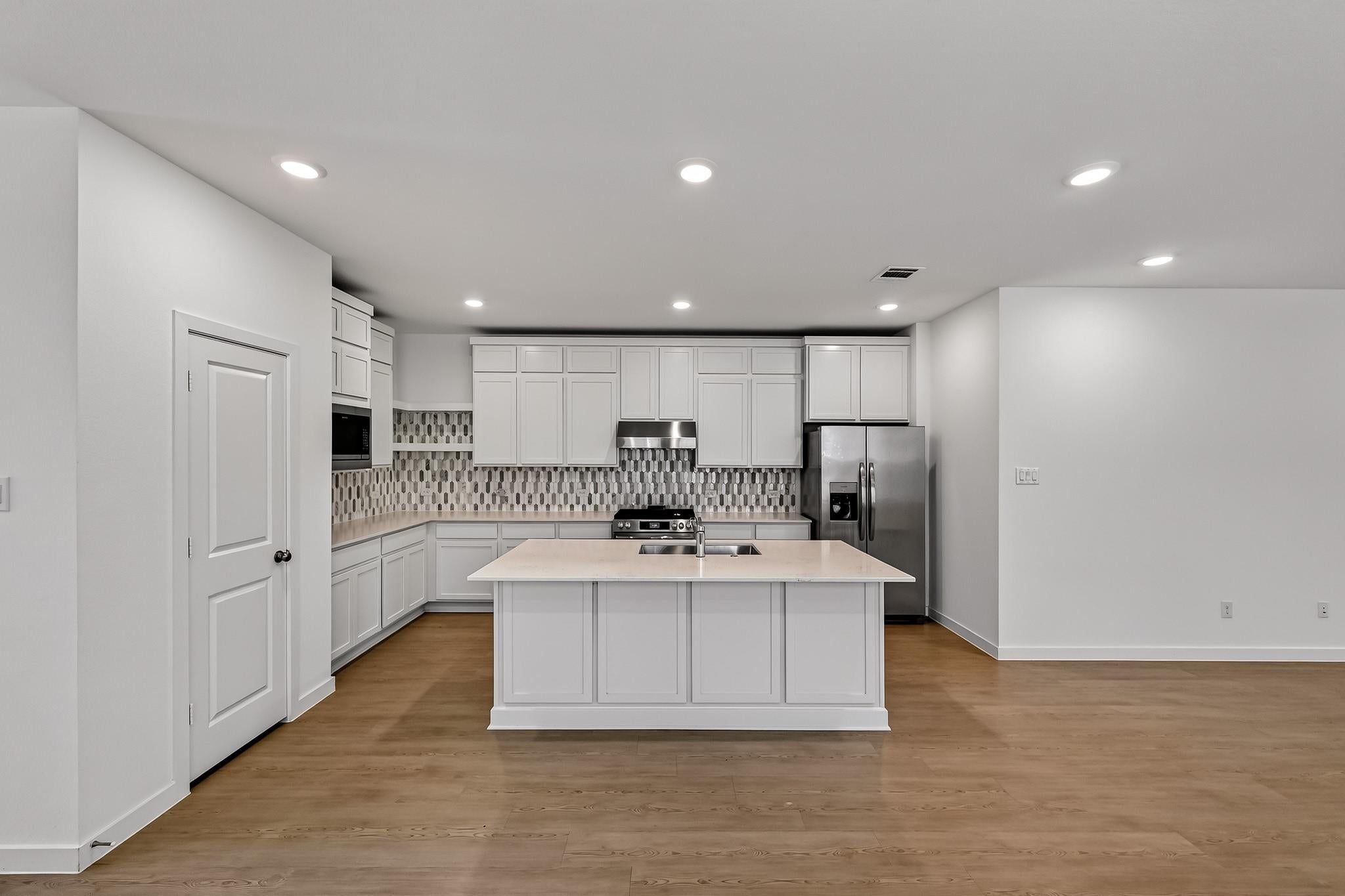 5822 Majestic Sky Drive