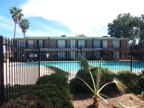 Photo of 6305 Westward Street #126, Houston, TX 77081 (MLS # 94608970)