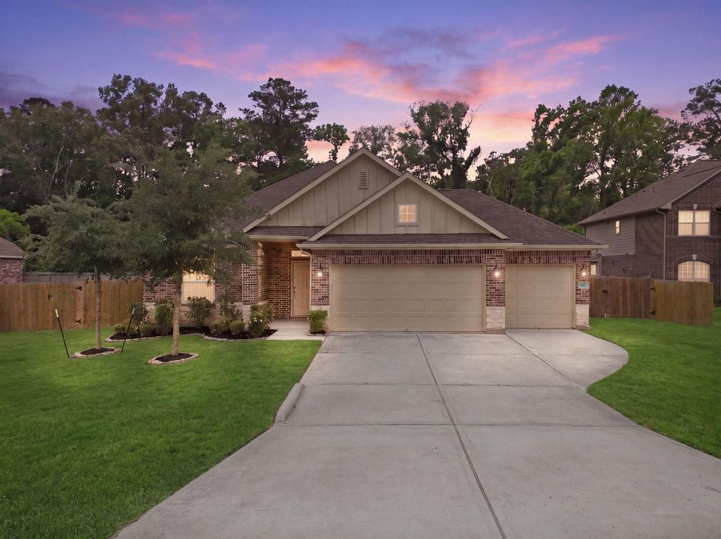 Photo of 632 W Linnwood Drive, Woodbranch, TX 77357 (MLS # 83365168)