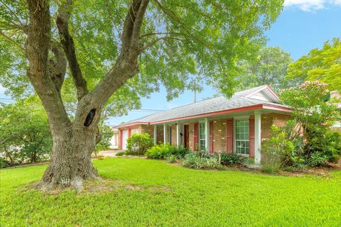 Photo of 22 Maple Lane, Galveston, TX 77551 (MLS # 56312801)