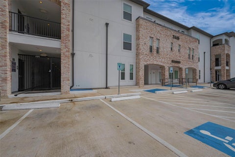 Photo of 2445 Shadow View Lane #210, Houston, TX 77077 (MLS # 12918102)
