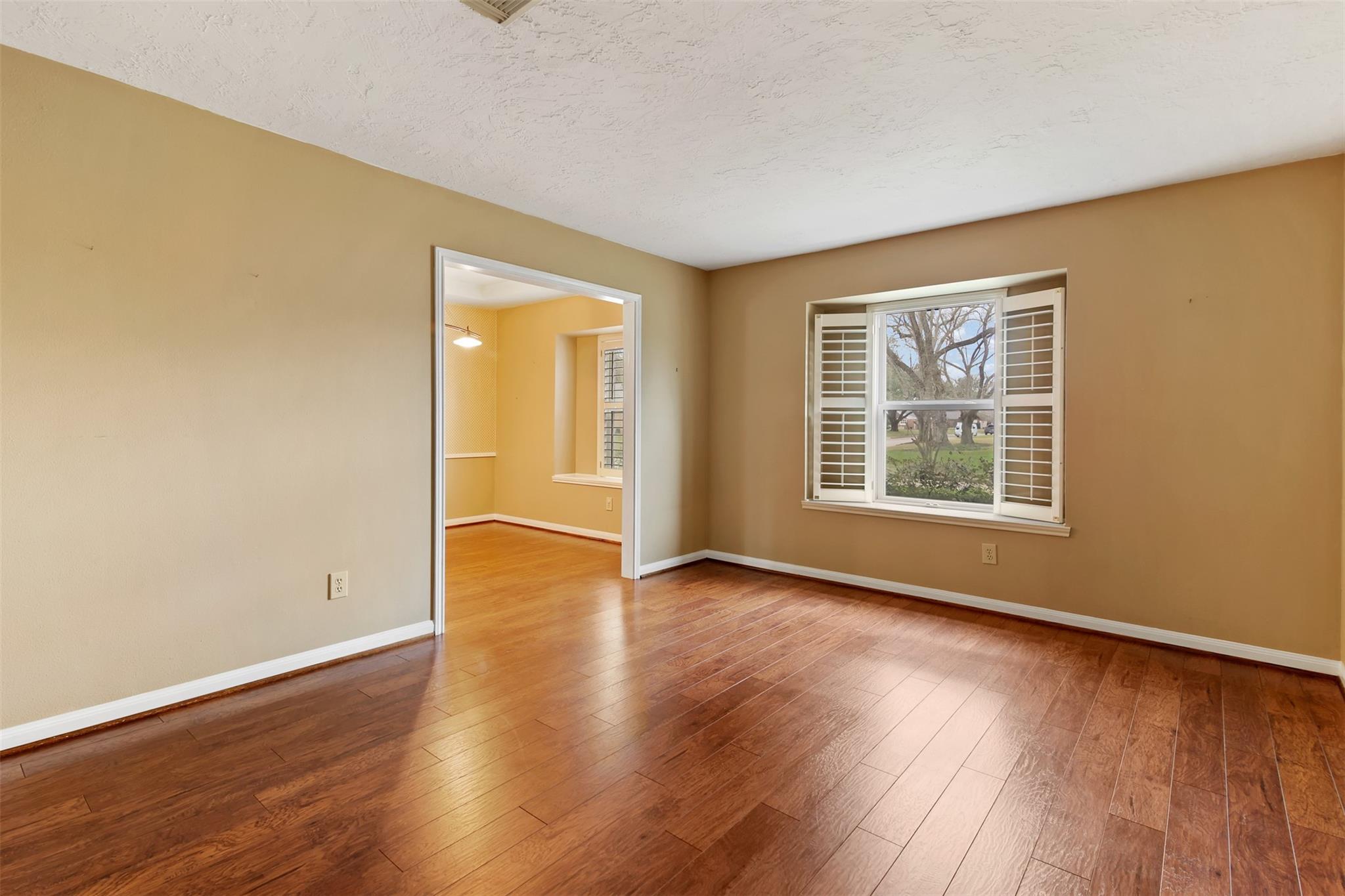 1123 Oxborough Drive