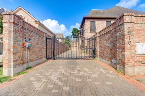 Photo of 2510 Potomac Drive #B, Houston, TX 77057 (MLS # 64411890)