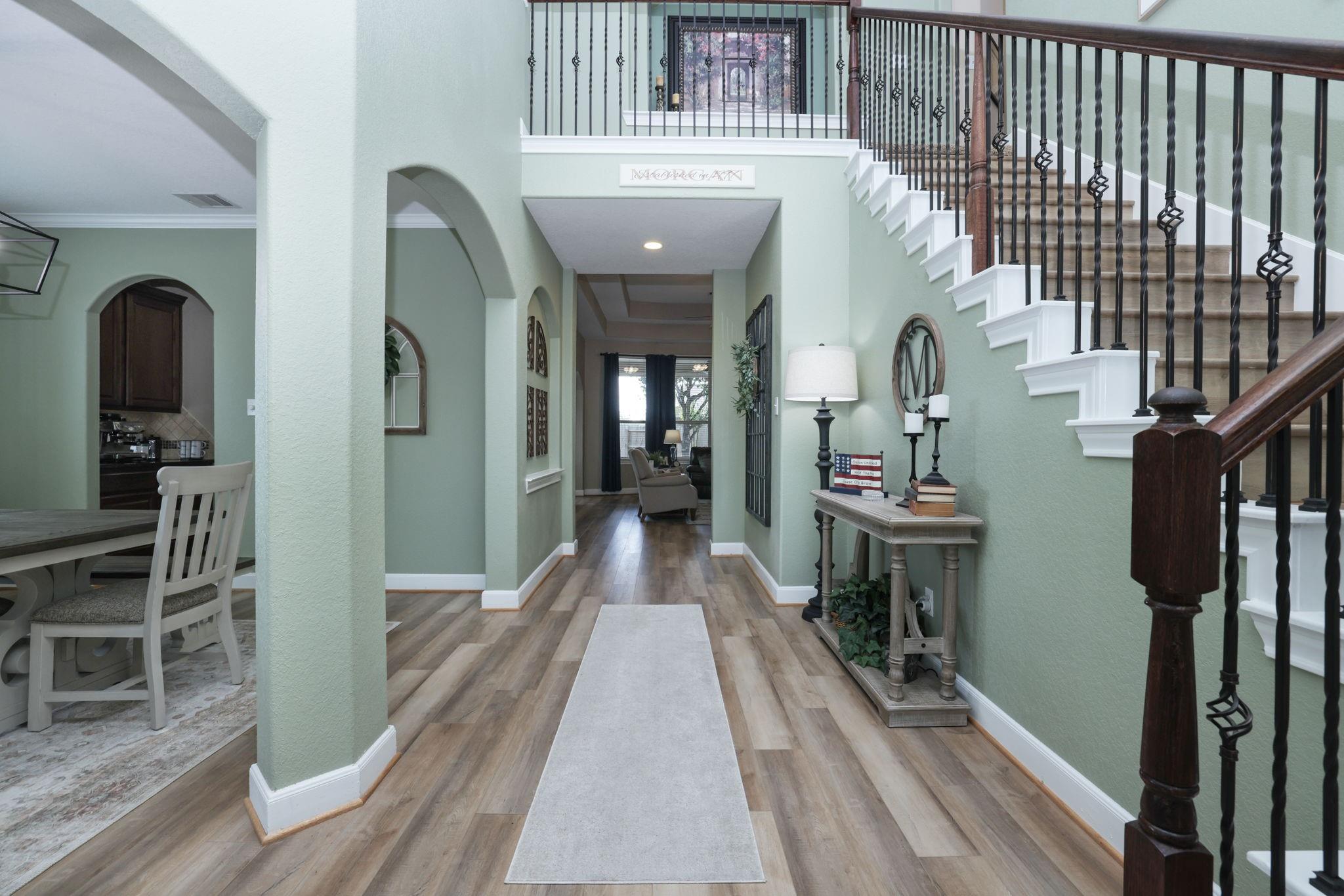 5922 Glen Lief Court