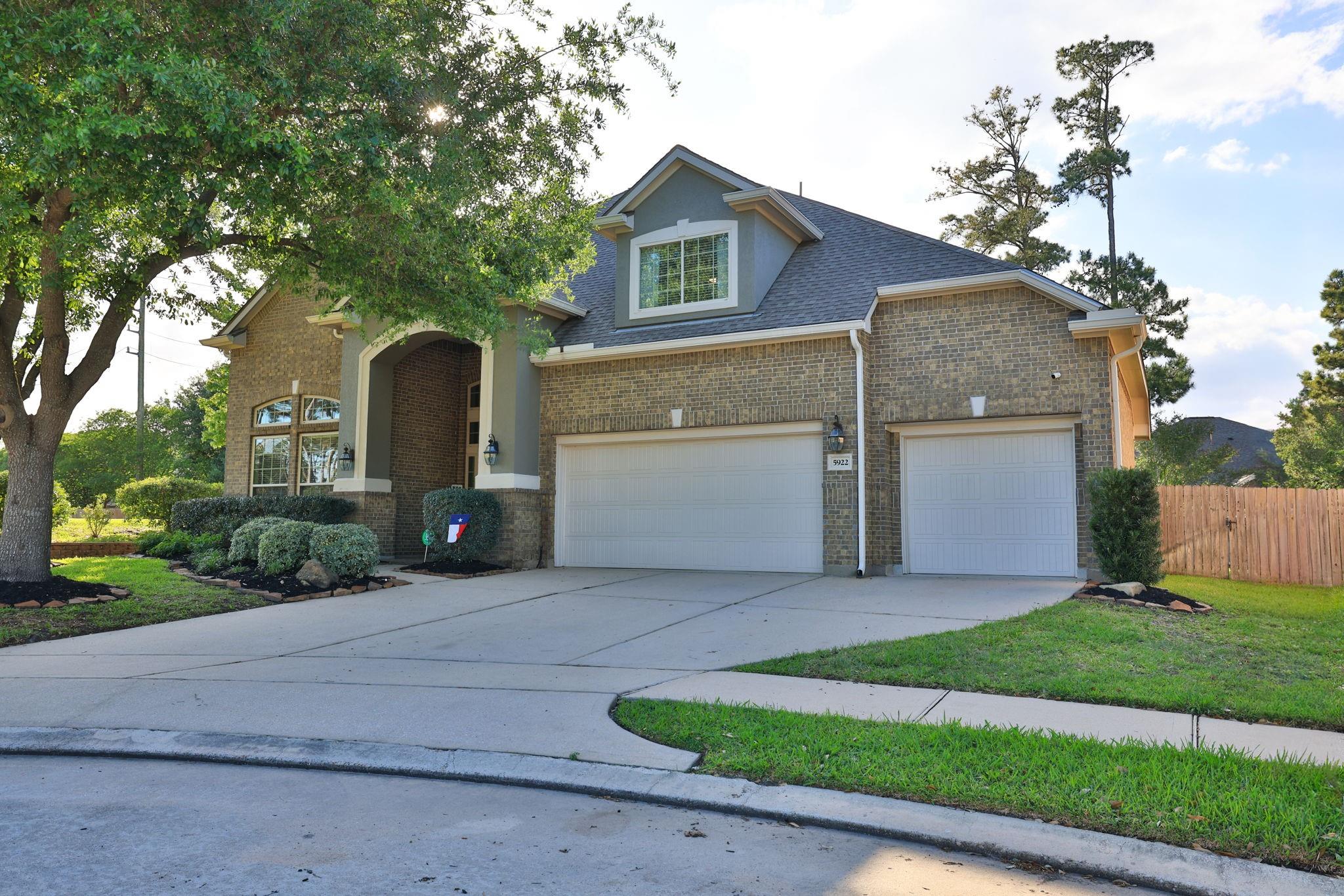 5922 Glen Lief Court