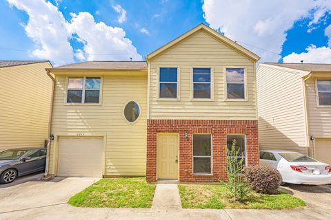 Photo of 2212 Naomi Street, Houston, TX 77054 (MLS # 28456341)