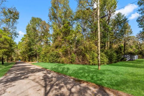 Photo of 12533 Evergreen Road, Conroe, TX 77303 (MLS # 48778728)