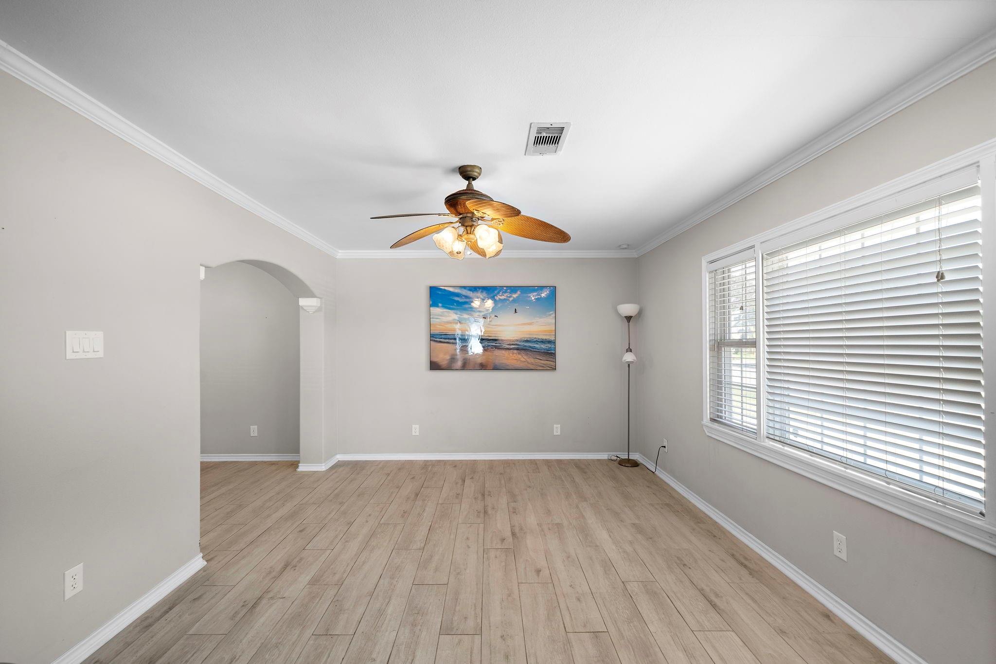 28 Manor Way