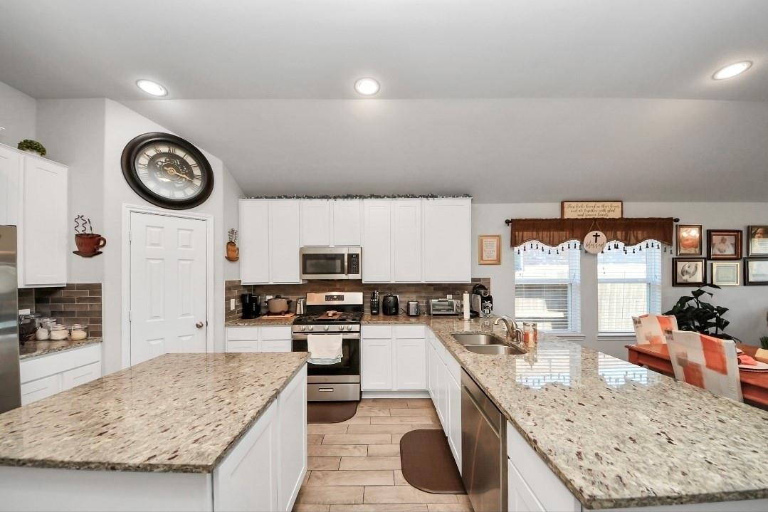 15527 Abbotshall Bend Drive