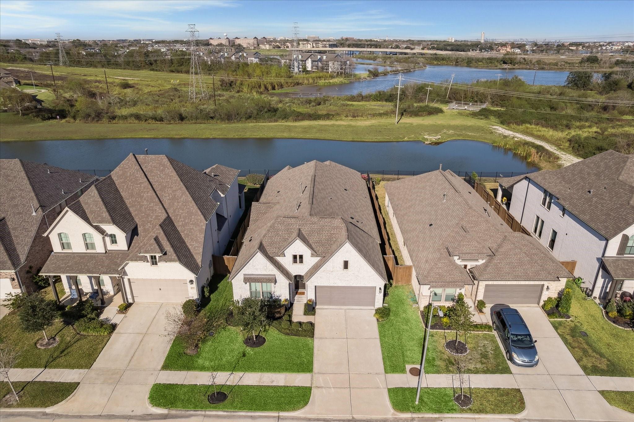 925 Goose Creek Street