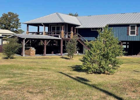 Photo of 126 2nd Avenue, Onalaska, TX 77360 (MLS # 22848591)