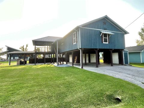 Photo of 126 2nd Avenue, Onalaska, TX 77360 (MLS # 22848591)