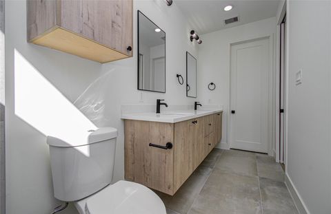 Tiny photo for 4603 Edison Street #B, Houston, TX 77009 (MLS # 63065532)