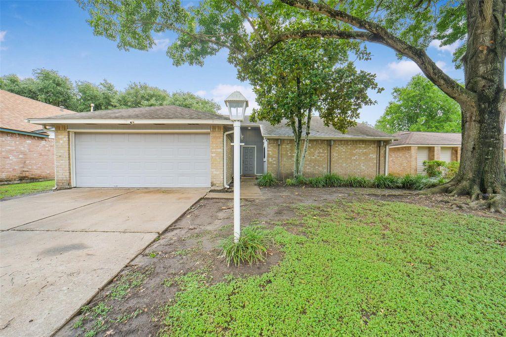 Photo of 2618 Broomsedge Drive, Houston, TX 77084 (MLS # 95930245)