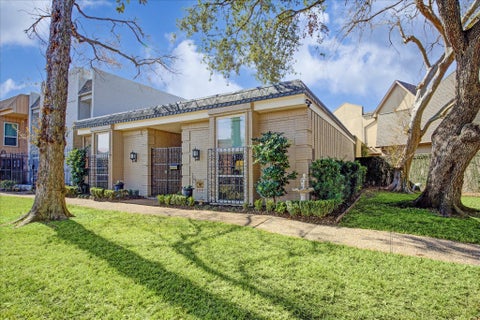 Photo of 4053 Breakwood Drive, Houston, TX 77025 (MLS # 6941995)