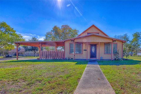 Photo of 602 E Post Office Street, Weimar, TX 78962 (MLS # 21988008)
