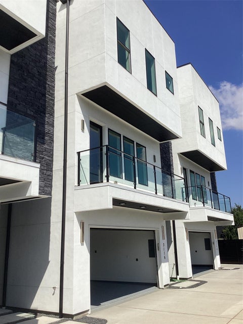 Photo of 3116 Clay Street, Houston, TX 77003 (MLS # 64297700)