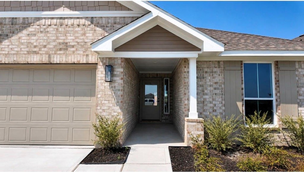 Photo of 2039 Emerald Lake Trail, Dayton, TX 77535 (MLS # 22649378)
