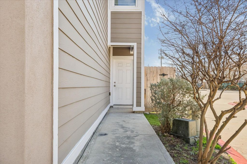 Photo of 5402 Jonathan Lane, Houston, TX 77011 (MLS # 25248608)