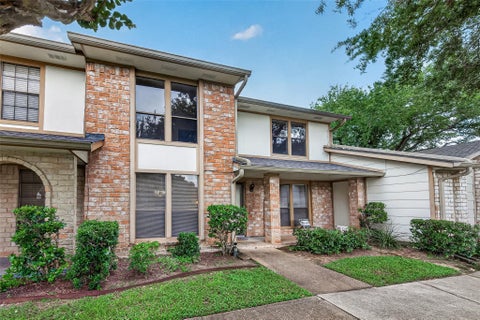 Photo of 48 T Huxley Lane, Missouri City, TX 77459 (MLS # 91944478)