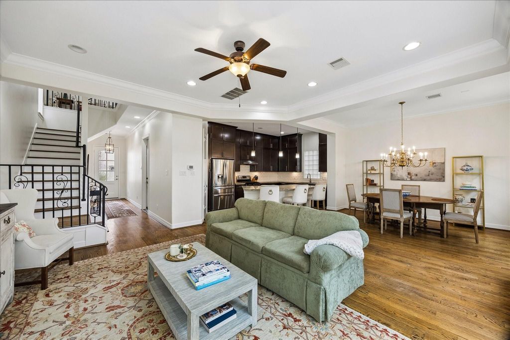Photo of 6725 Woodbend Park S, Houston, TX 77055 (MLS # 54614948)