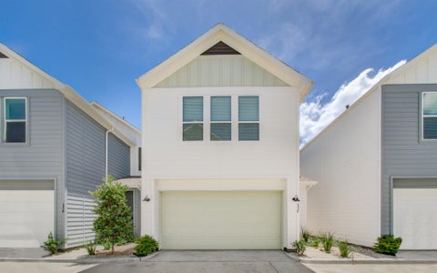 Photo of 11 Wellford Street #F, Houston, TX 77022 (MLS # 61611064)