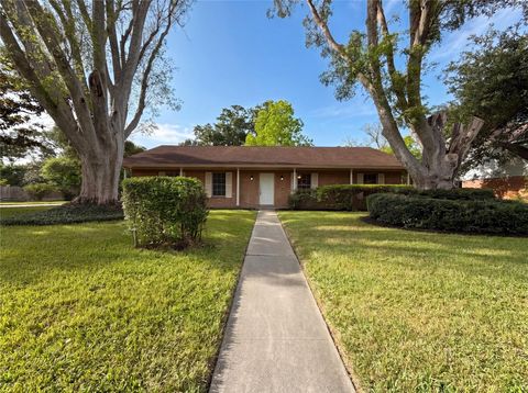 Photo of 9603 Highmeadow Drive, Houston, TX 77063 (MLS # 63588763)