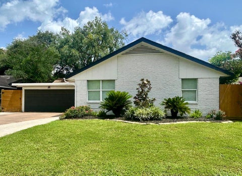 Photo of 4406 Benning Drive, Houston, TX 77035 (MLS # 26128464)