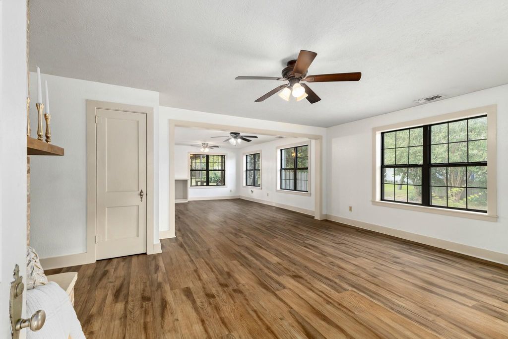 Photo of 511 W Val Verde Street, Brenham, TX 77833 (MLS # 28457649)