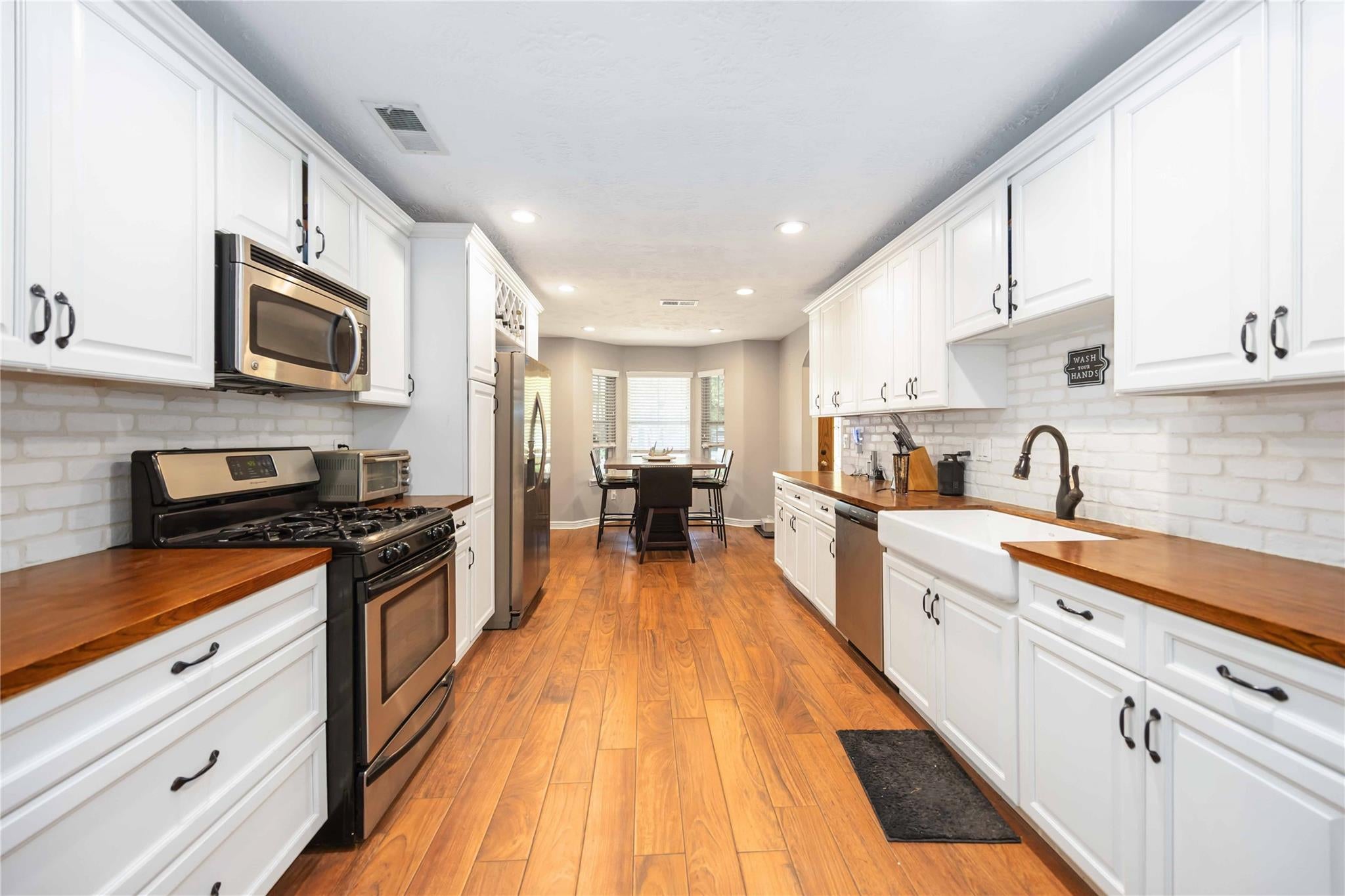 507 Shore Acres Boulevard