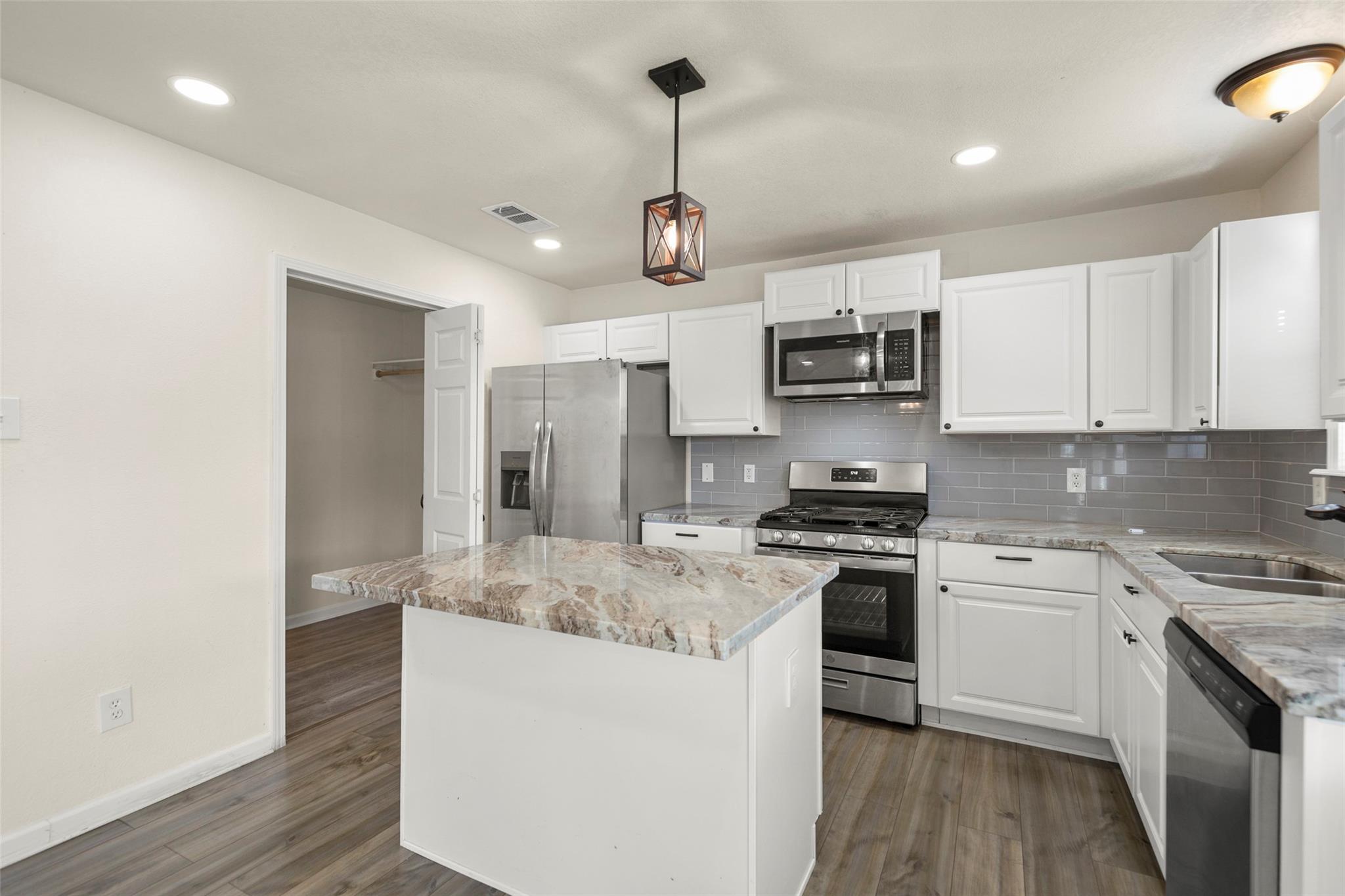 14106 Kinsbourne Lane