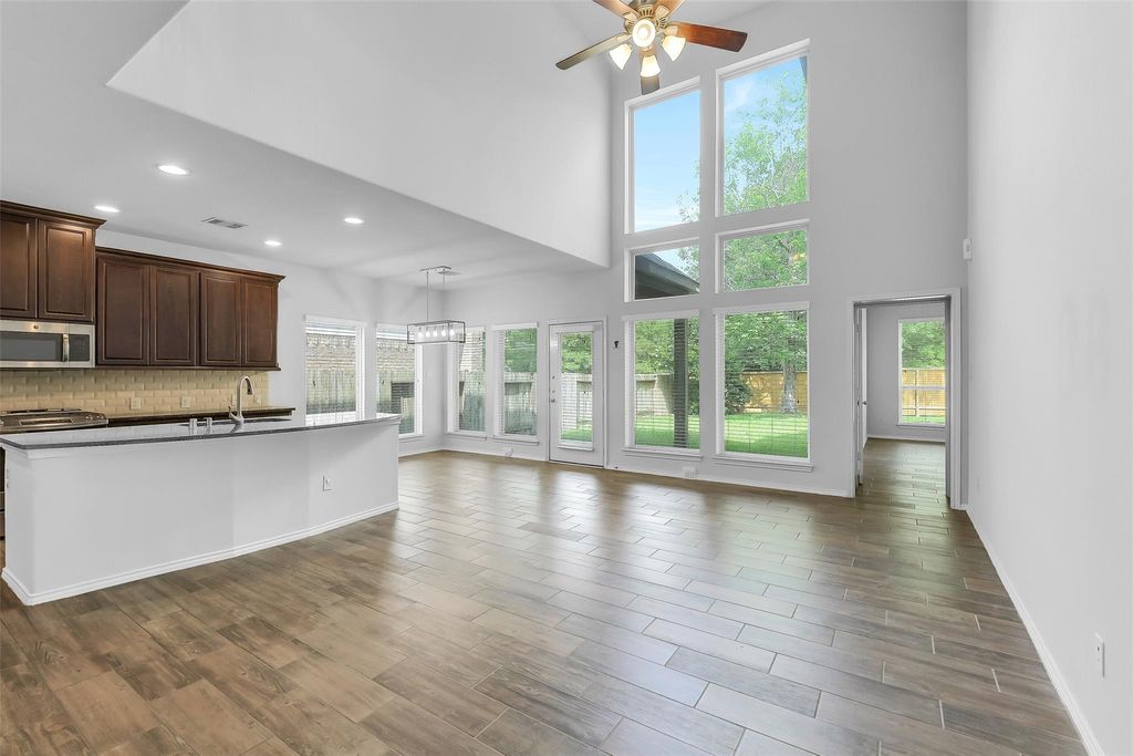 Photo of 218 Kinnerly Peak Place, Montgomery, TX 77316 (MLS # 60206532)