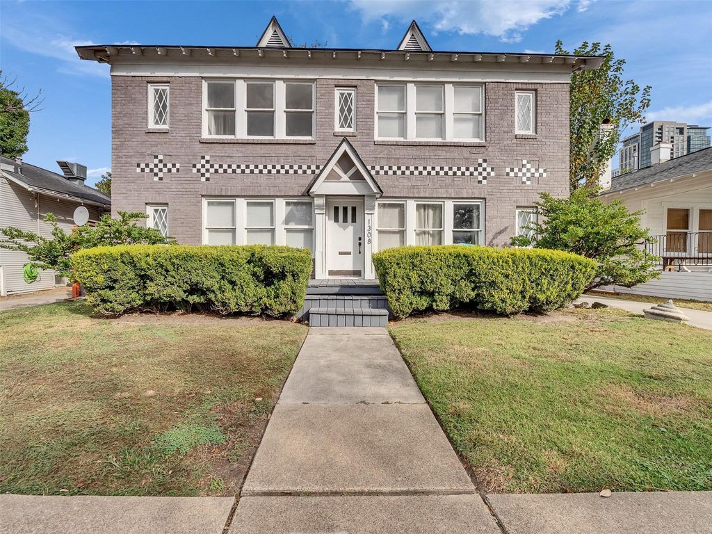 Photo of 1308 W Alabama Street #5, Houston, TX 77006 (MLS # 34447890)