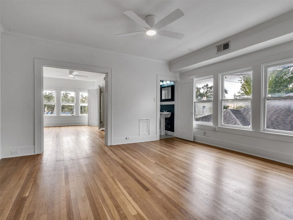 Photo of 1308 W Alabama Street #5, Houston, TX 77006 (MLS # 34447890)