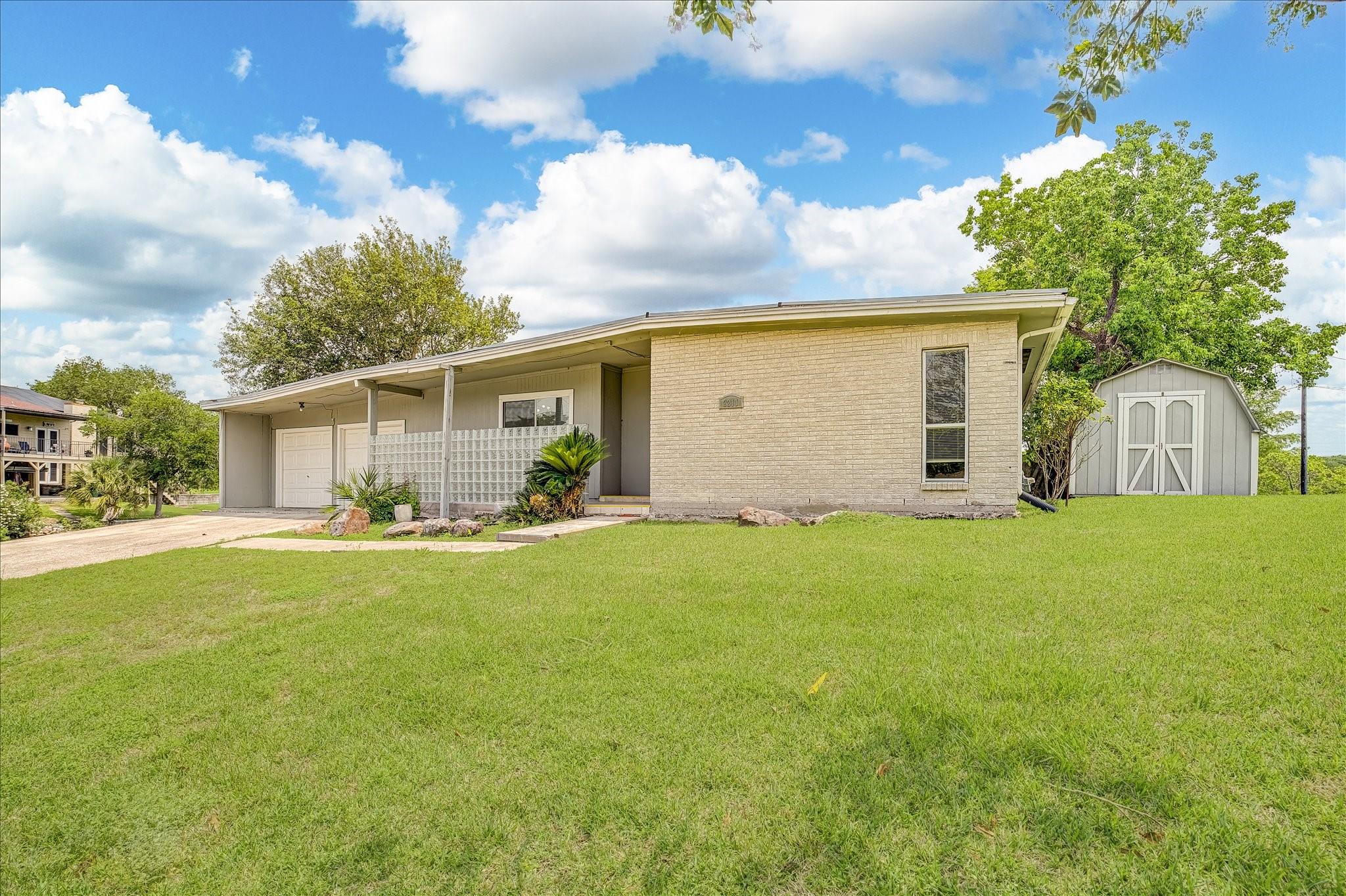 2211 Bonita Way