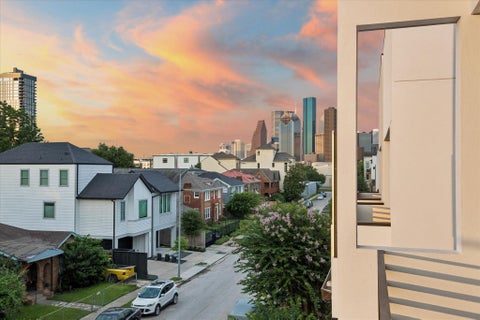 Photo of 511 W Polk Street, Houston, TX 77019 (MLS # 88214722)
