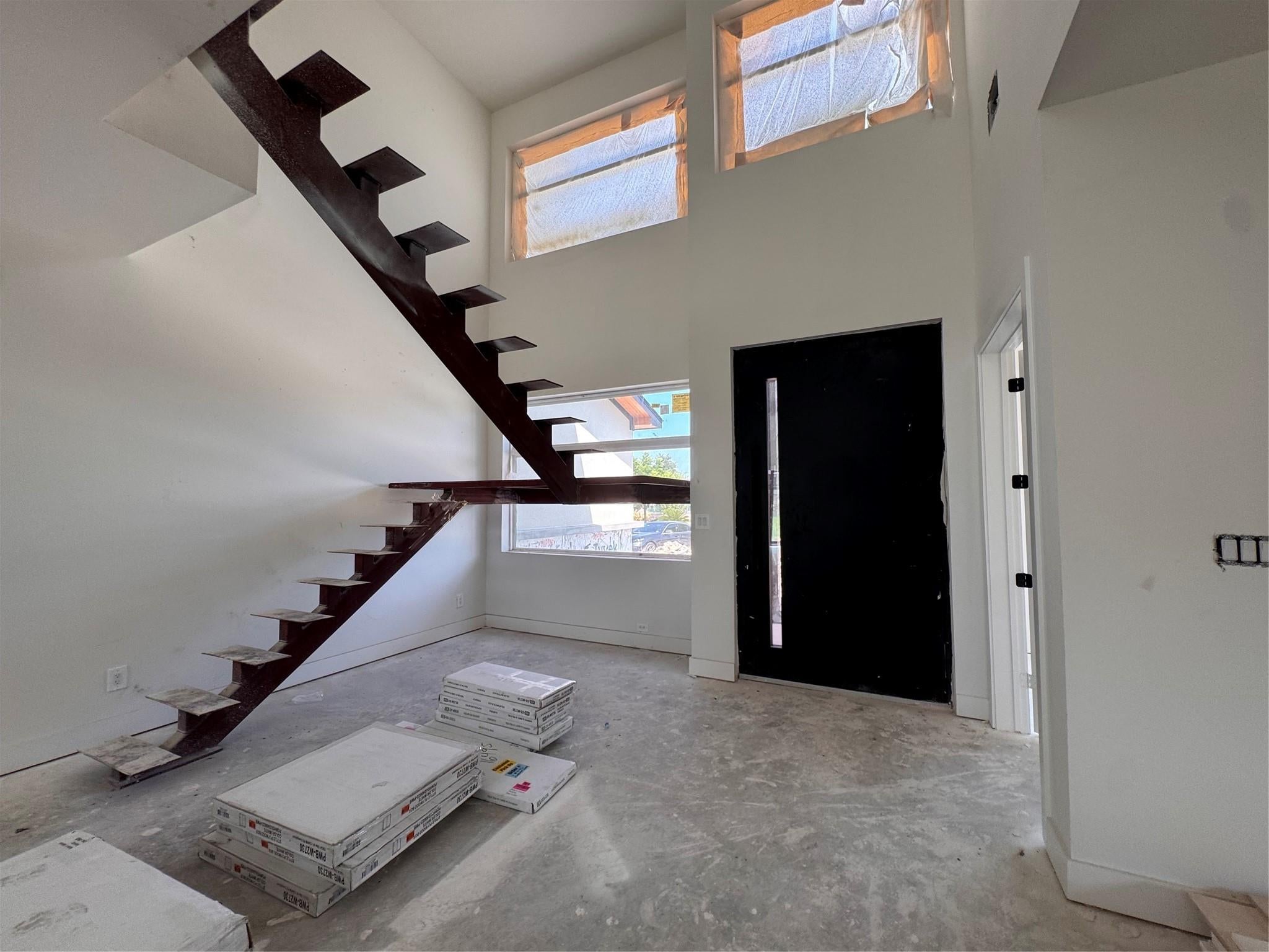 8005 Ridgeview Drive