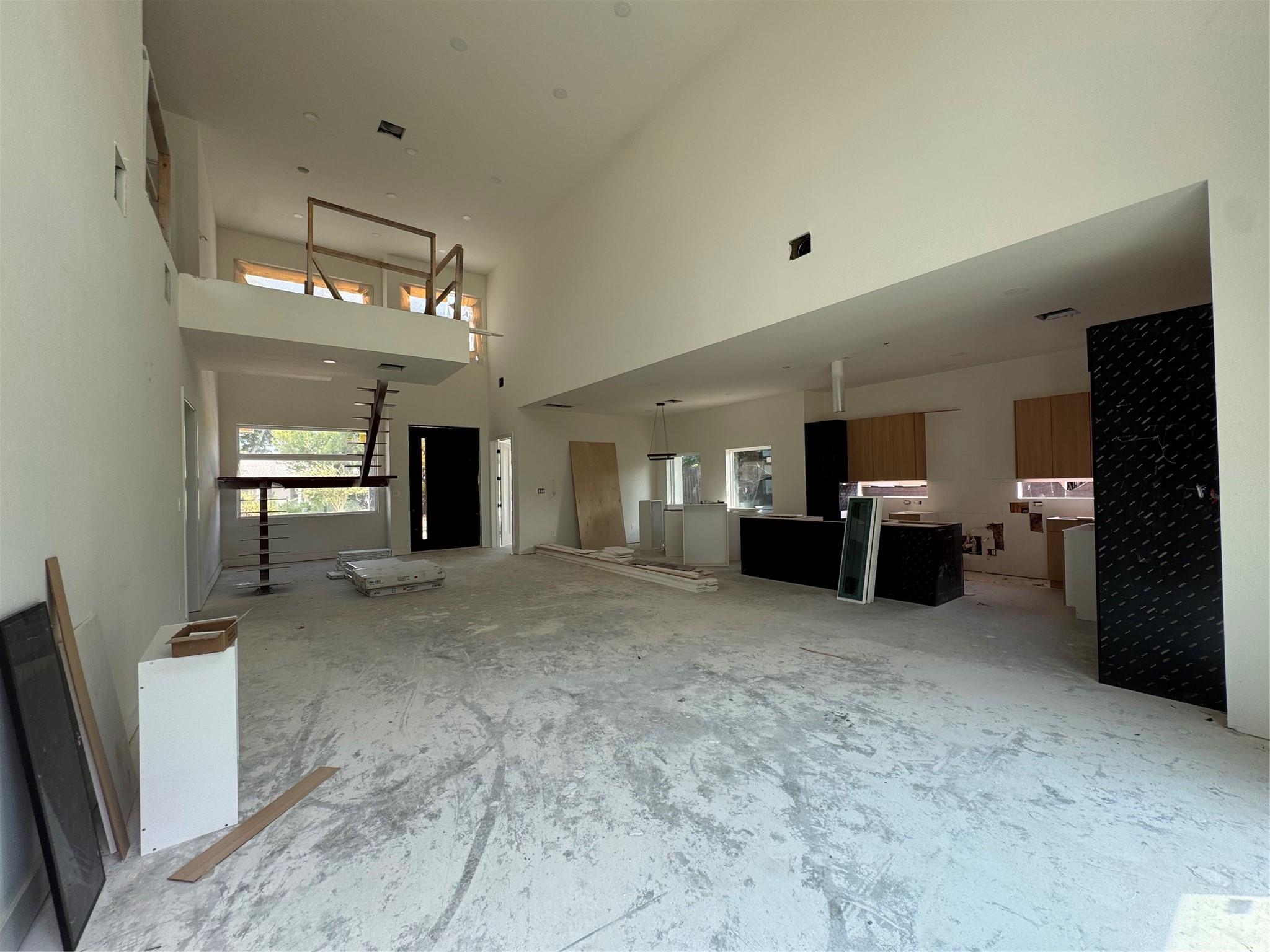8005 Ridgeview Drive